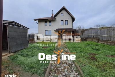 Casă cu 4 camere cu Teren 500 Mp în Lețcani