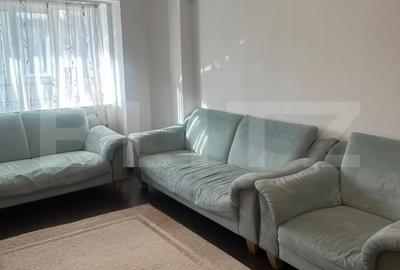 Apartament cu 3 camere decomandat, mobilat în Nicolina