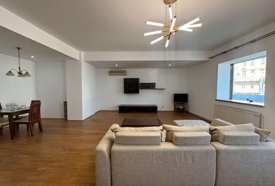 Apartament cu 3 camere decomandat, mobilat în Unirii
