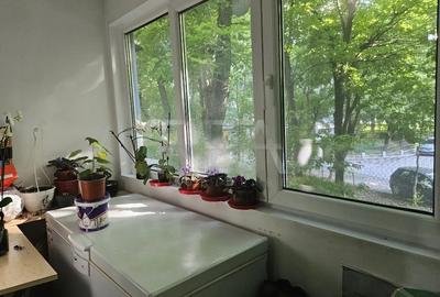 Apartament cu 3 camere semidecomandat, mobilat în Berceni - 2