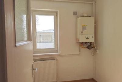Apartament cu 3 camere semidecomandat în Zimbru
