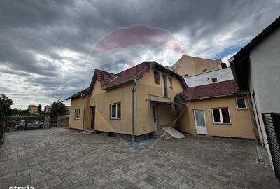 Casă cu 4 camere în Central