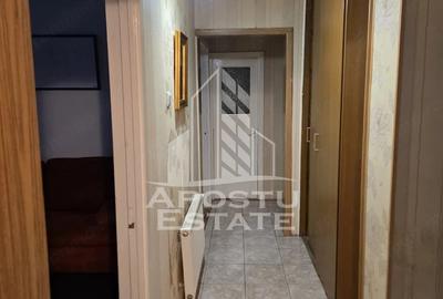 Apartament cu 4 camere decomandat în Dâmbovița