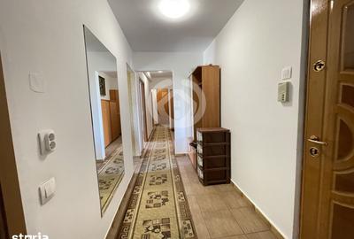 Apartament cu 3 camere decomandat în Central