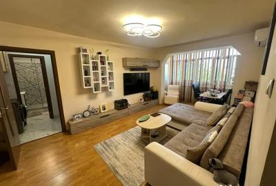 Apartament cu 3 camere semidecomandat în Craiovița Nouă