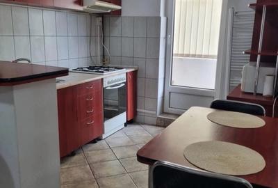 Apartament cu 2 camere decomandat în Soarelui