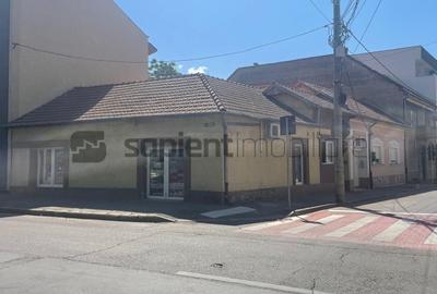 Casă individuală cu 3 camere cu Canalizare în Central