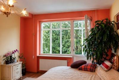 Apartament cu 3 camere decomandat în Sud