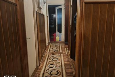Apartament cu 4 camere decomandat în Buzaului