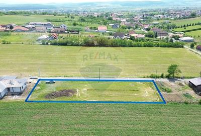 Teren de 575 mp, în Est
