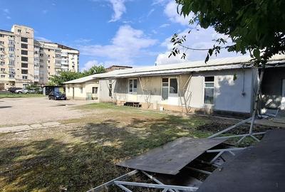 Spațiu comercial, de 500 mp, în Central