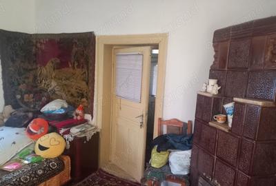 Casă cu Teren 2020 Mp în Dragoș Vodă