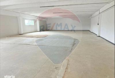 Spațiu comercial, de 1,370 mp, în Central - 7