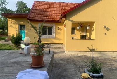 Casă cu 3 camere în Central - 8