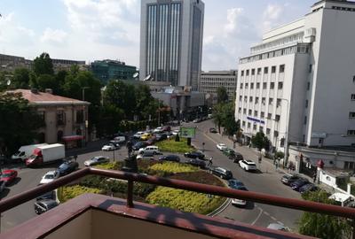 Apartament cu 5 camere circular în Lahovari