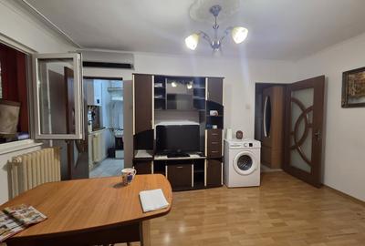 Apartament cu 2 camere semidecomandat, mobilat în Alexandru cel Bun
