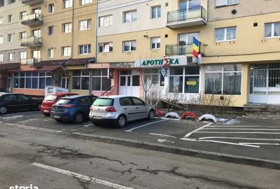 Spațiu comercial, de 64 mp, în Central