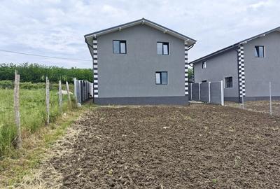 Casă cu 3 camere în Breasta - 8