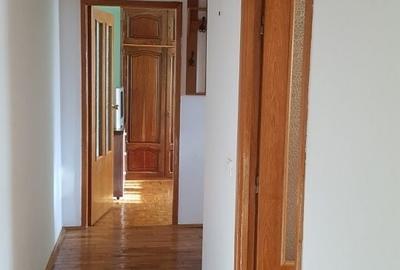 Apartament cu 3 camere semidecomandat în Exterior Vest - 2