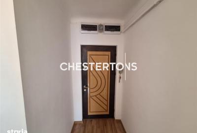 Apartament cu 3 camere semidecomandat în Independenței