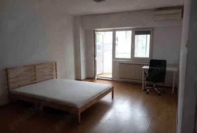 Garsonieră decomandată în Vitan