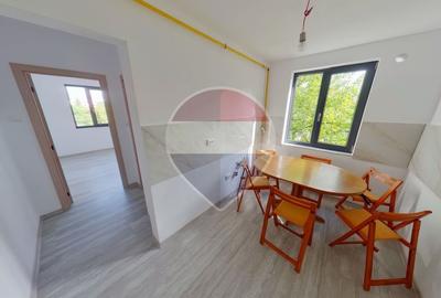 Apartament cu 3 camere decomandat, mobilat în Central