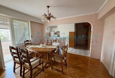 Apartament cu 3 camere decomandat, mobilat în Decebal