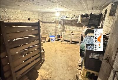 Casă cu 4 camere cu Teren 569 Mp în Central