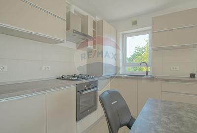Apartament cu 2 camere semidecomandat în Tractorul - 2