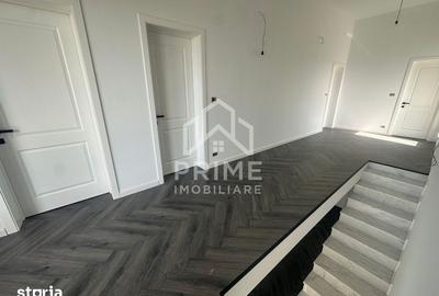 Casă cu 7 camere cu Teren 1000 Mp în Central
