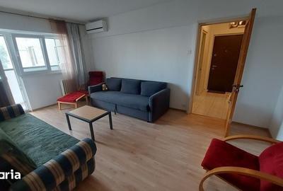 Apartament cu 3 camere semidecomandat în Militari