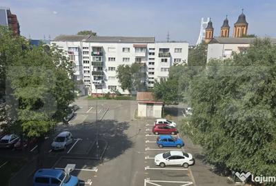 Apartament cu 2 camere decomandat în Micro 17 - 2