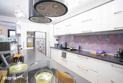 Casă cu 5 camere cu Teren 238 Mp în Ultracentral