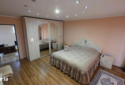 Casă cu 6 camere cu Teren 960 Mp în Câmpineanca