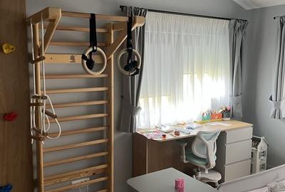 Casă cu 3 camere în Frumușani