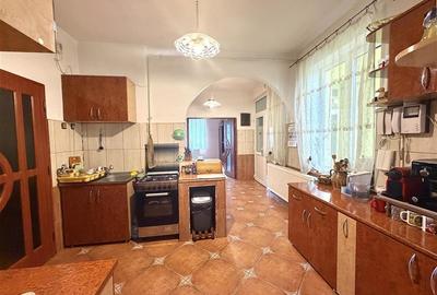 Casă cu 3 camere cu Teren 394.26998901367 Mp în Central - 7