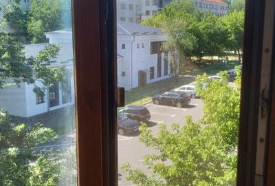 Apartament cu 3 camere decomandat în Central - 4