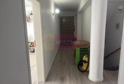 Casă individuală cu 10 camere cu Canalizare în Drumul Sării - 10