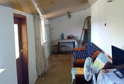 Casă cu 2 camere în Central