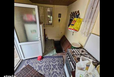 Casă cu 6 camere cu Teren 2000 Mp în Vișina