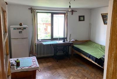 Casă cu 4 camere în Bughea de Sus
