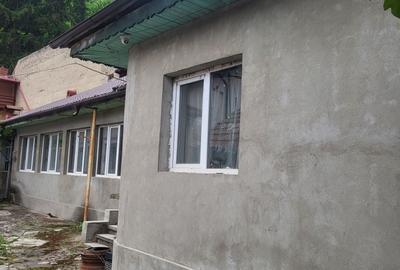 Casă cu 4 camere în Căciulata