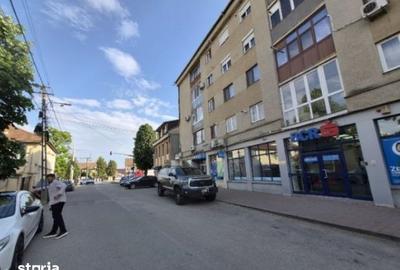 Apartament cu 4 camere în Central - 2