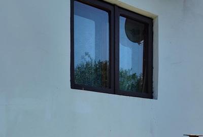 Casă cu 3 camere cu Teren 1300 Mp în Est
