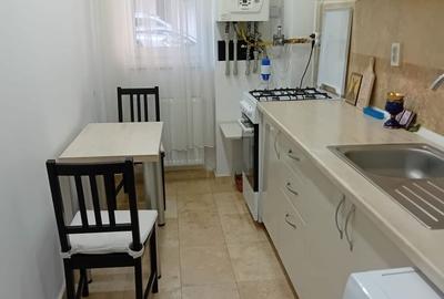 Apartament cu 2 camere semidecomandat în Olteni - 1