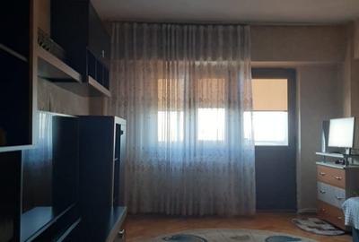 Apartament cu 3 camere decomandat în Drăgășani - 2