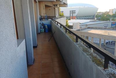 Apartament cu 3 camere decomandat în 1 Mai