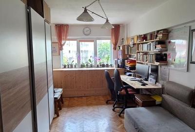 Apartament cu 4 camere decomandat în Soarelui - 11
