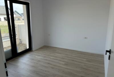 Casă cu 3 camere în Micești