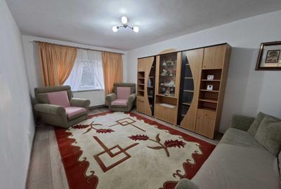 Apartament cu 2 camere decomandat în Piața Centrală